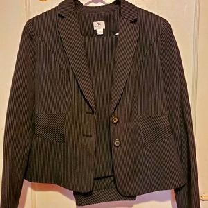Worthington black pinstripe petite suit